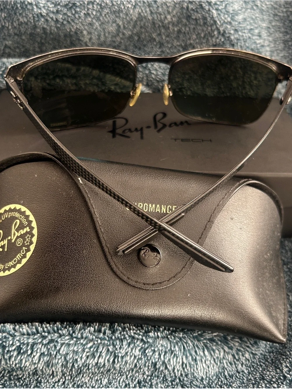 Ray-Ban Black Sunglasses with Silver Lenses